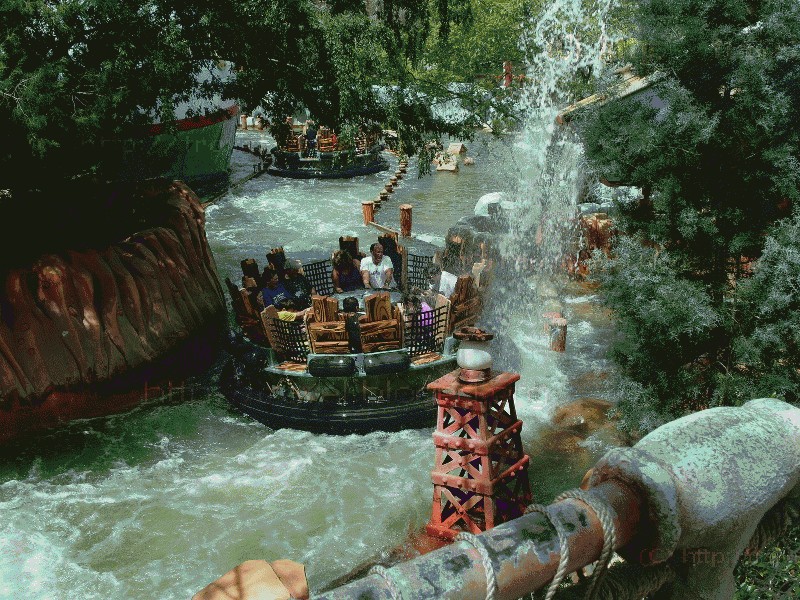Аттракцион Утопи Свой Мобильник Аттракционы в парке Universal Studios, Orlando, Florida.