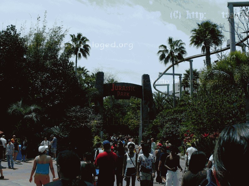 Парк юрского периода в парке Universal Studios, Orlando, Florida.